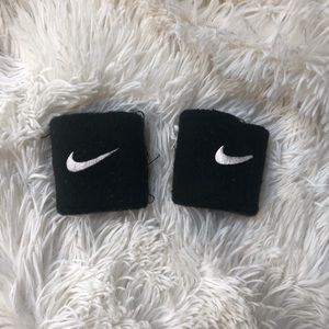 NIKE SWOOSH WRISTBANDS